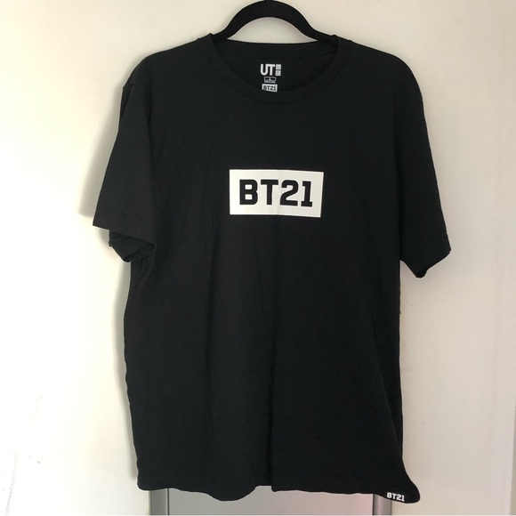 Uniqlo X BT21 Graphic Tee (size large) - Picture 2 of 10